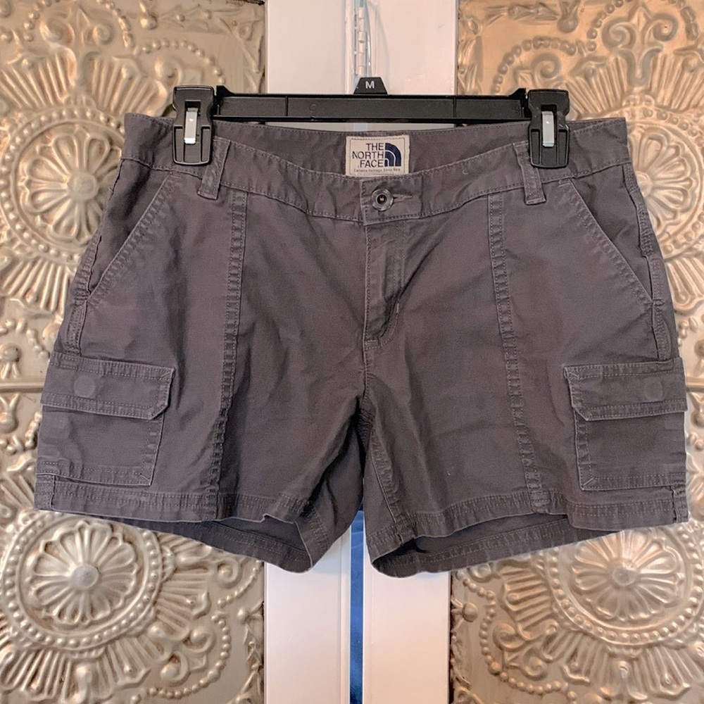 Northface cargo shorts. Size 8, fits like 6
